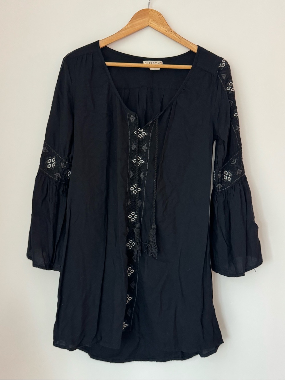 Billabong Embroidered Boho Bell-Sleeve Tunic Mini Dress